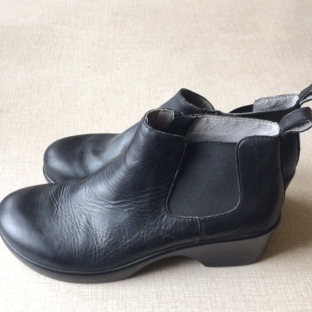 Alegria ankle boots